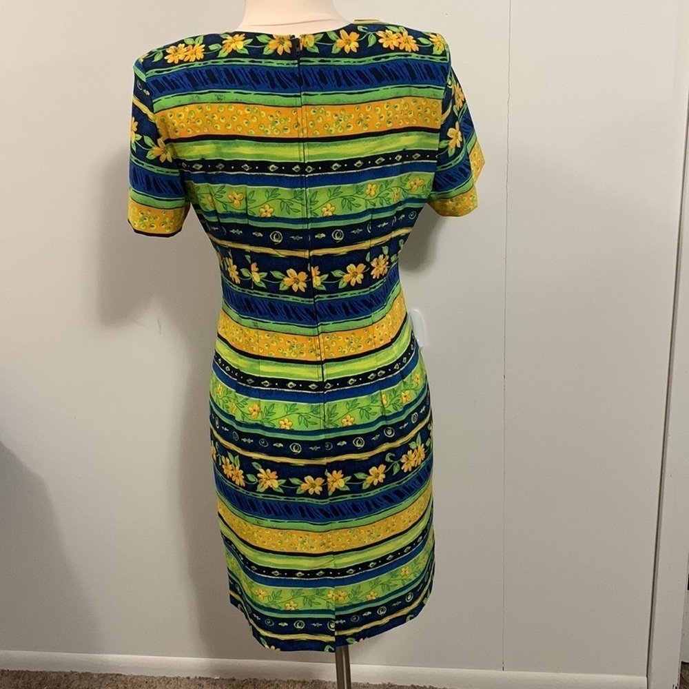 Sag Harbor Petite Beautiful Colorful dress in great condition, Size 10P - Picture 2 of 5